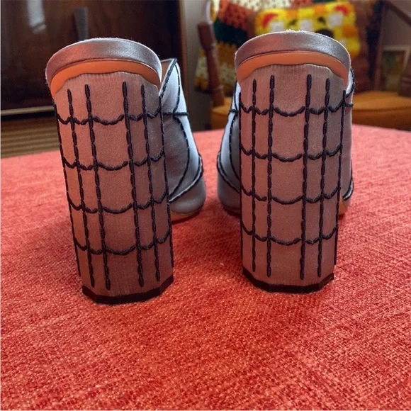 Marco De Vincenzo Spider's web-embroidered Satin Mules Shoes - Picture 11 of 13